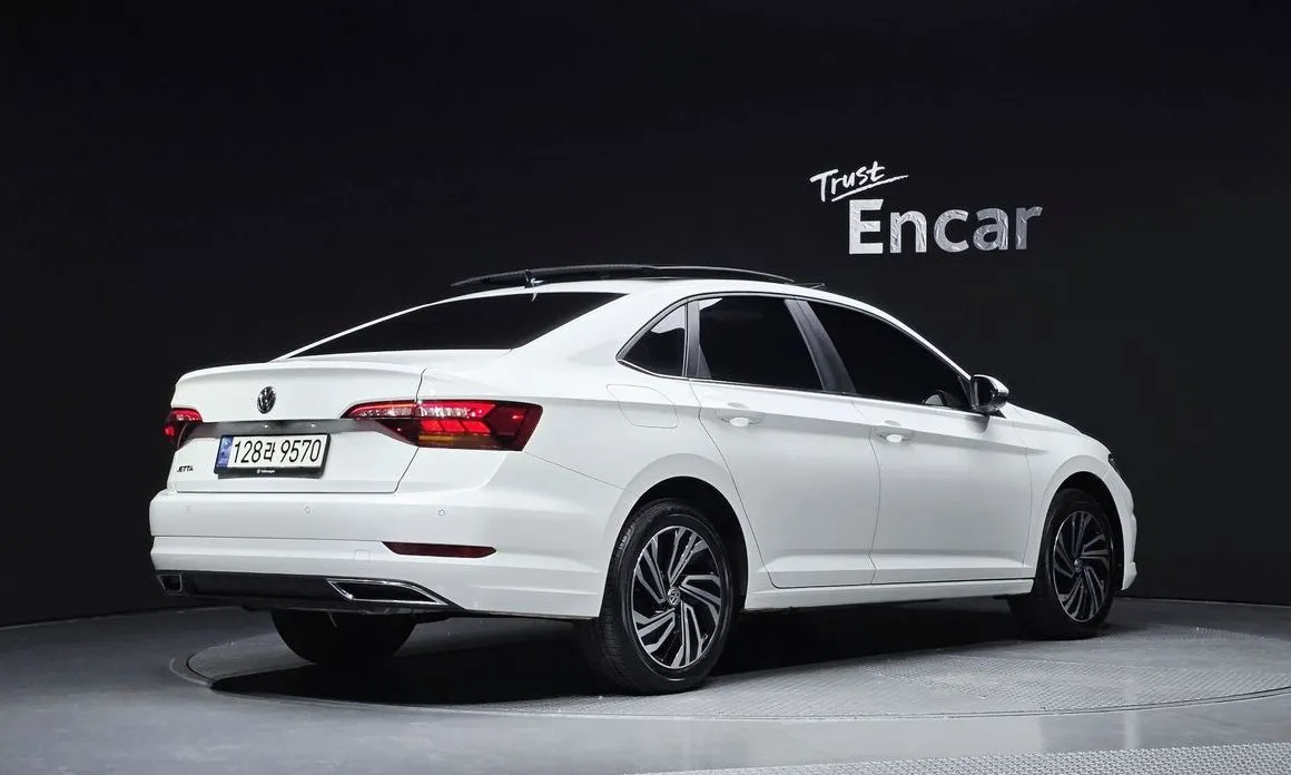 Volkswagen Jetta — фото 4