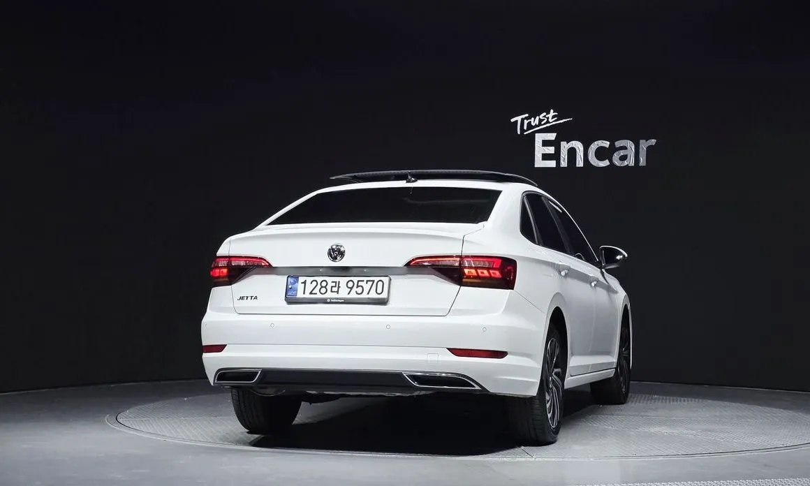 Volkswagen Jetta — фото 5