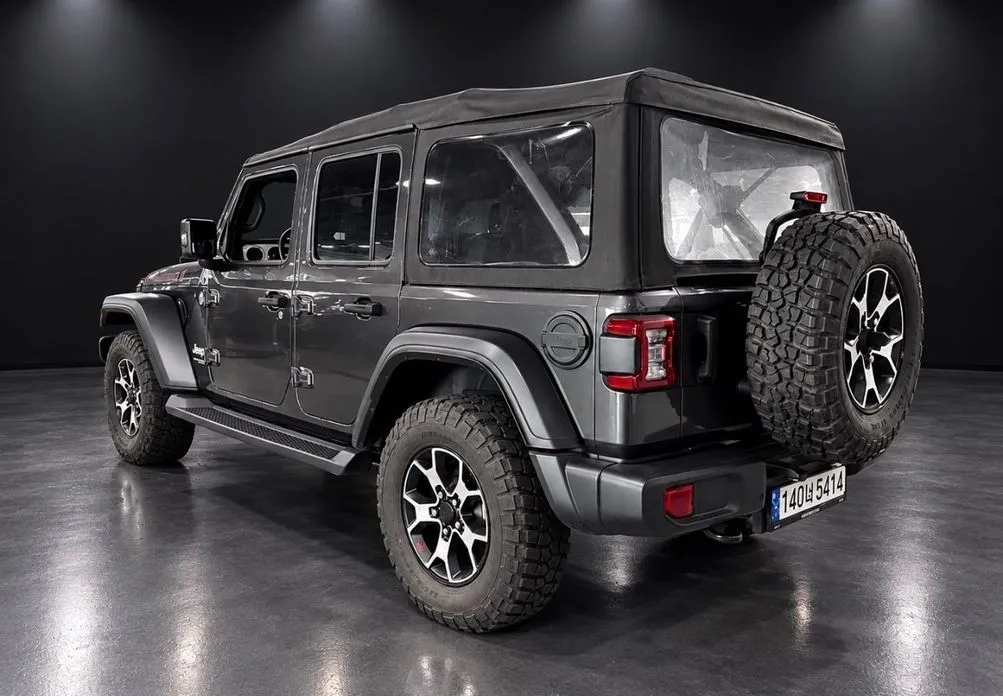 Jeep Wrangler — фото 8