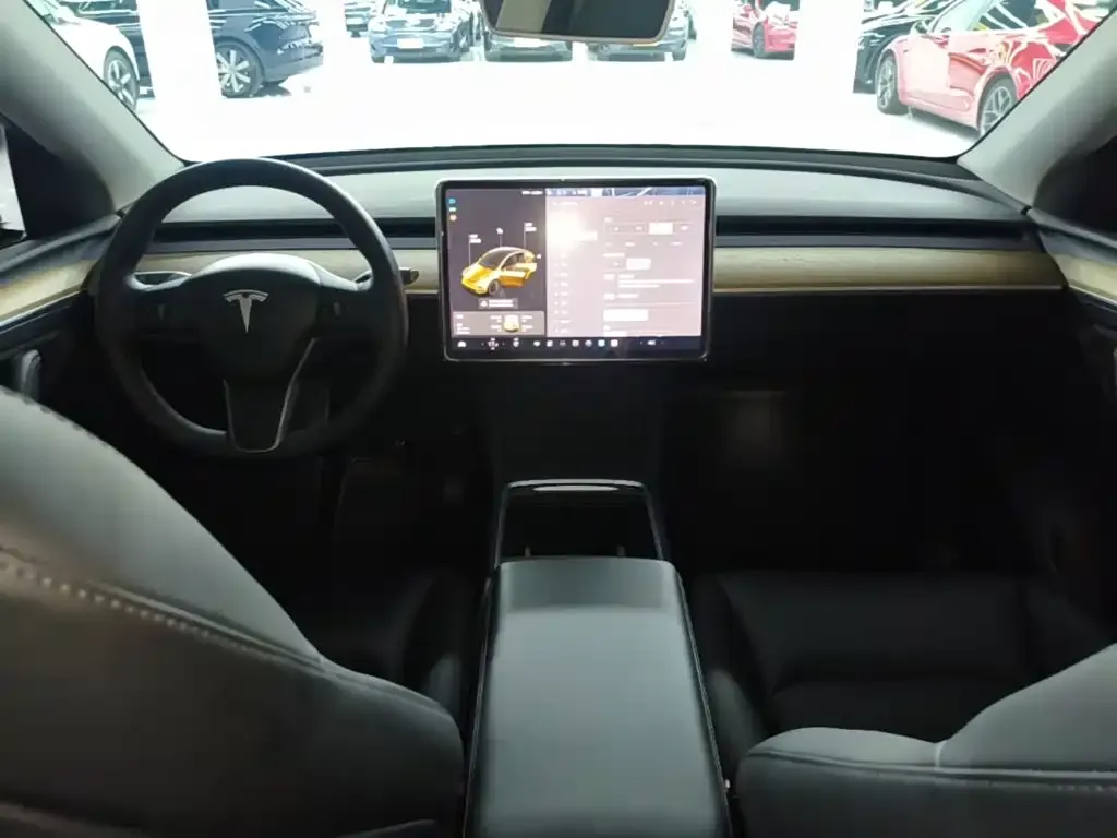 Tesla Model Y — фото 7