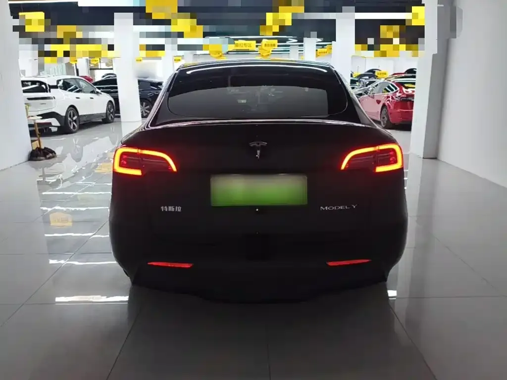 Tesla Model Y — фото 9