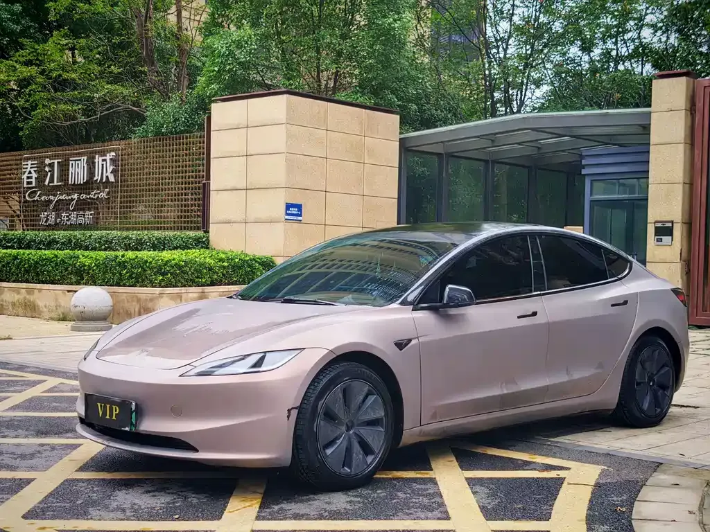 Tesla Model 3 — фото 1