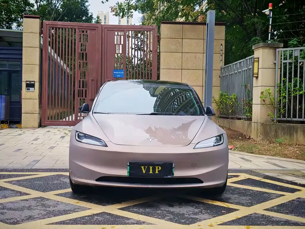 Tesla Model 3 — фото 3