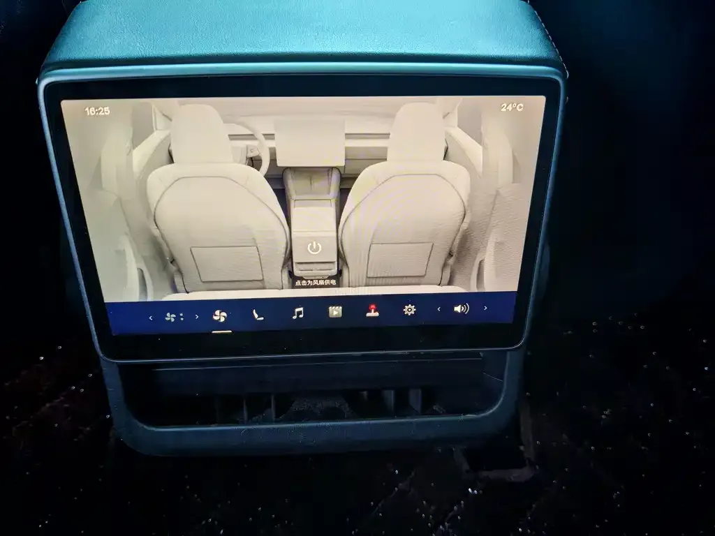 Tesla Model 3 — фото 2