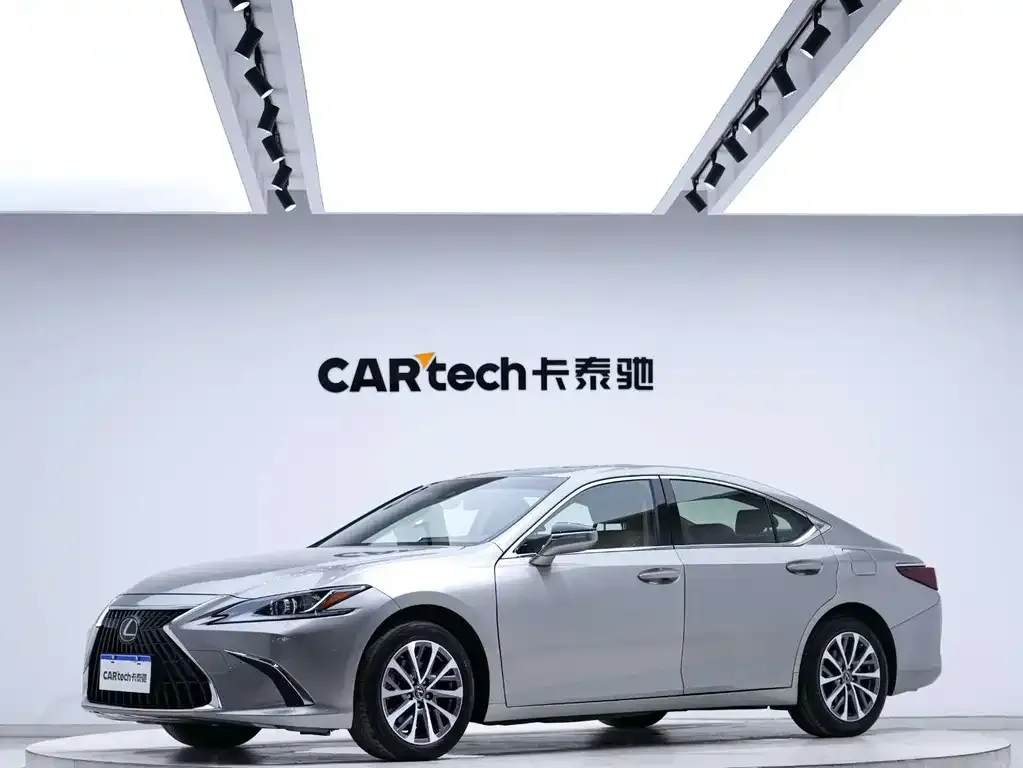 Lexus ES — фото 1