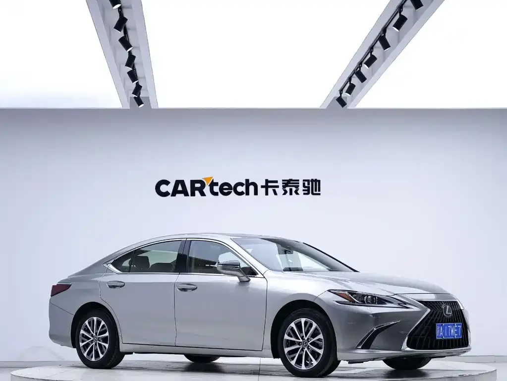 Lexus ES — фото 4