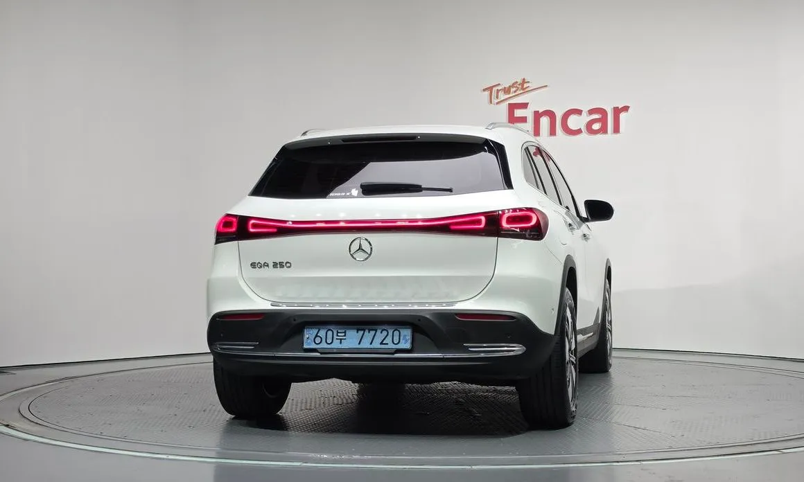 Mercedes-Benz EQA — фото 3