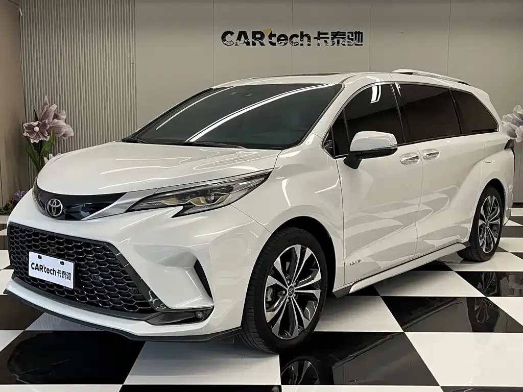 Toyota Granvia — фото 1