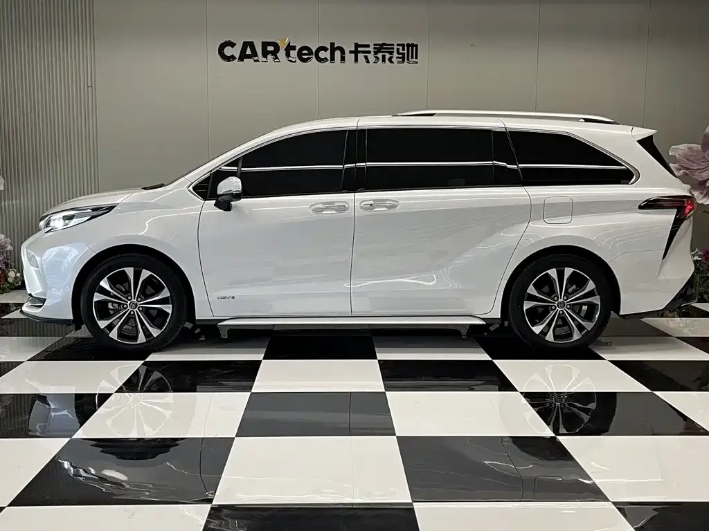 Toyota Granvia — фото 10