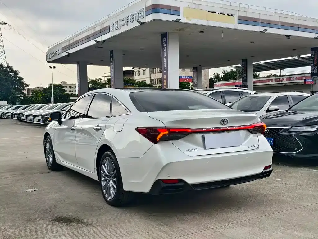 Toyota Avalon — фото 4