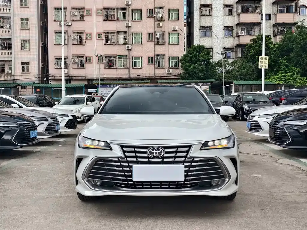 Toyota Avalon — фото 7