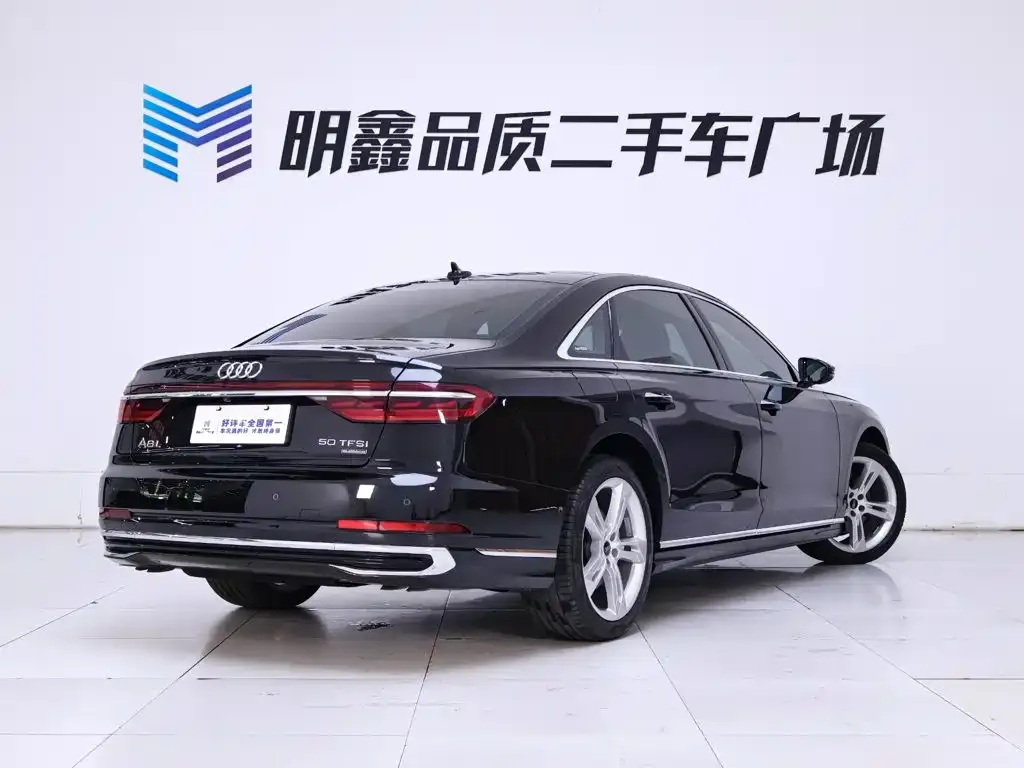 Audi A8 — фото 7