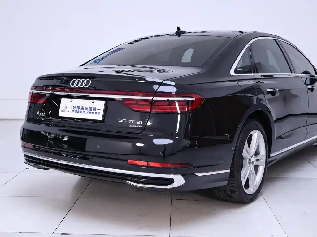 Audi A8 — фото 9