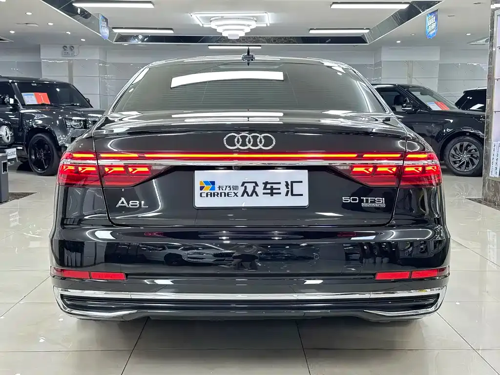Audi A8 — фото 5