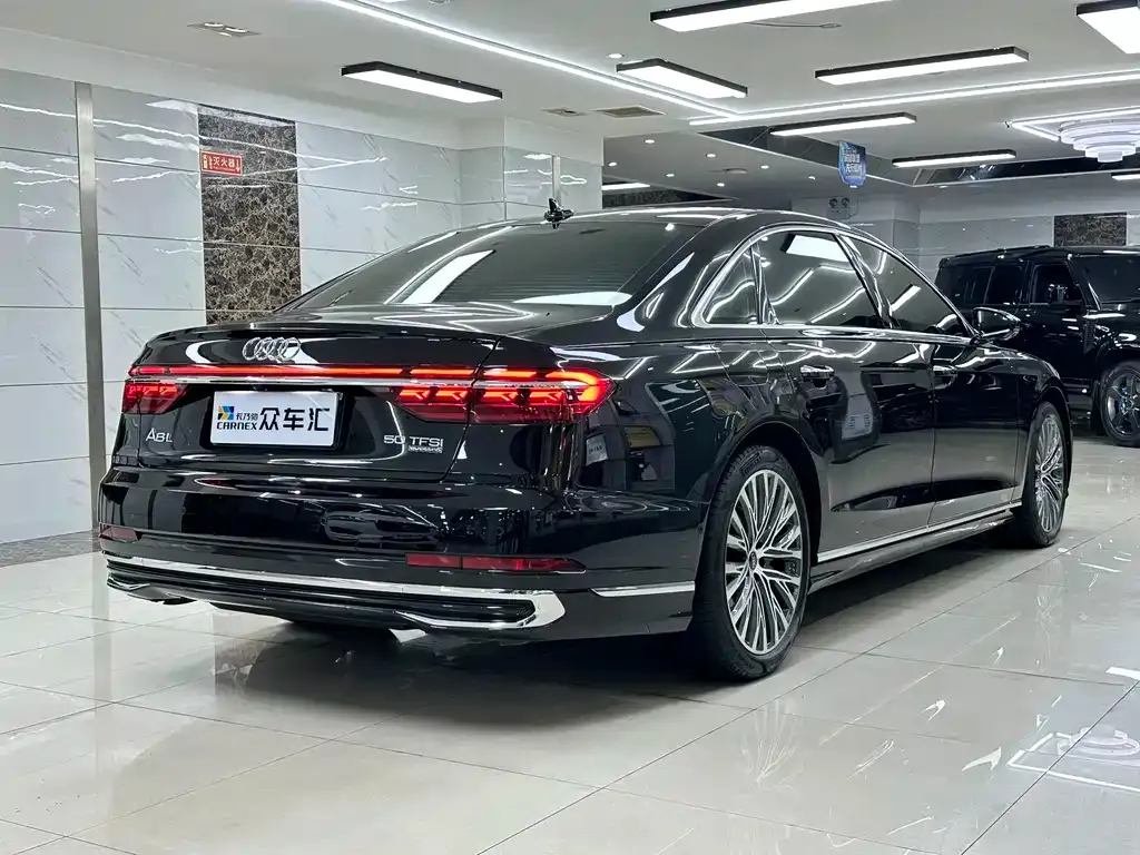 Audi A8 — фото 9