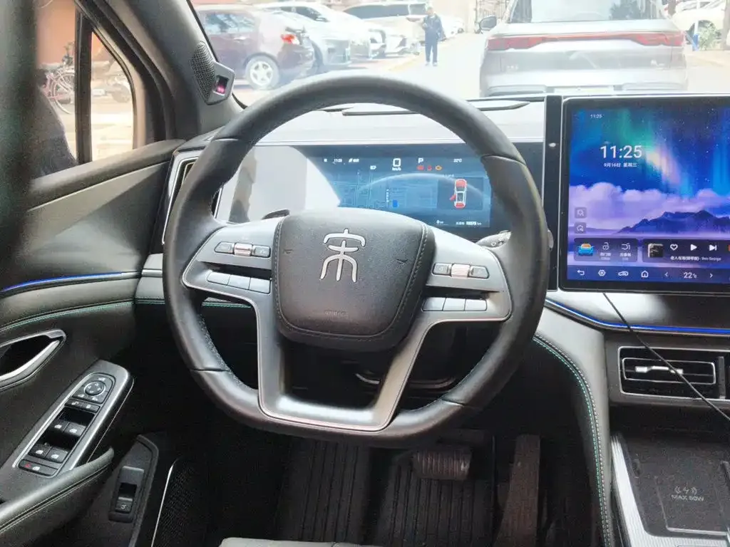 BYD L DM-i — фото 7