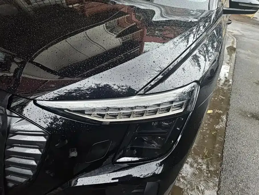 Audi Q5 e-tron — фото 9
