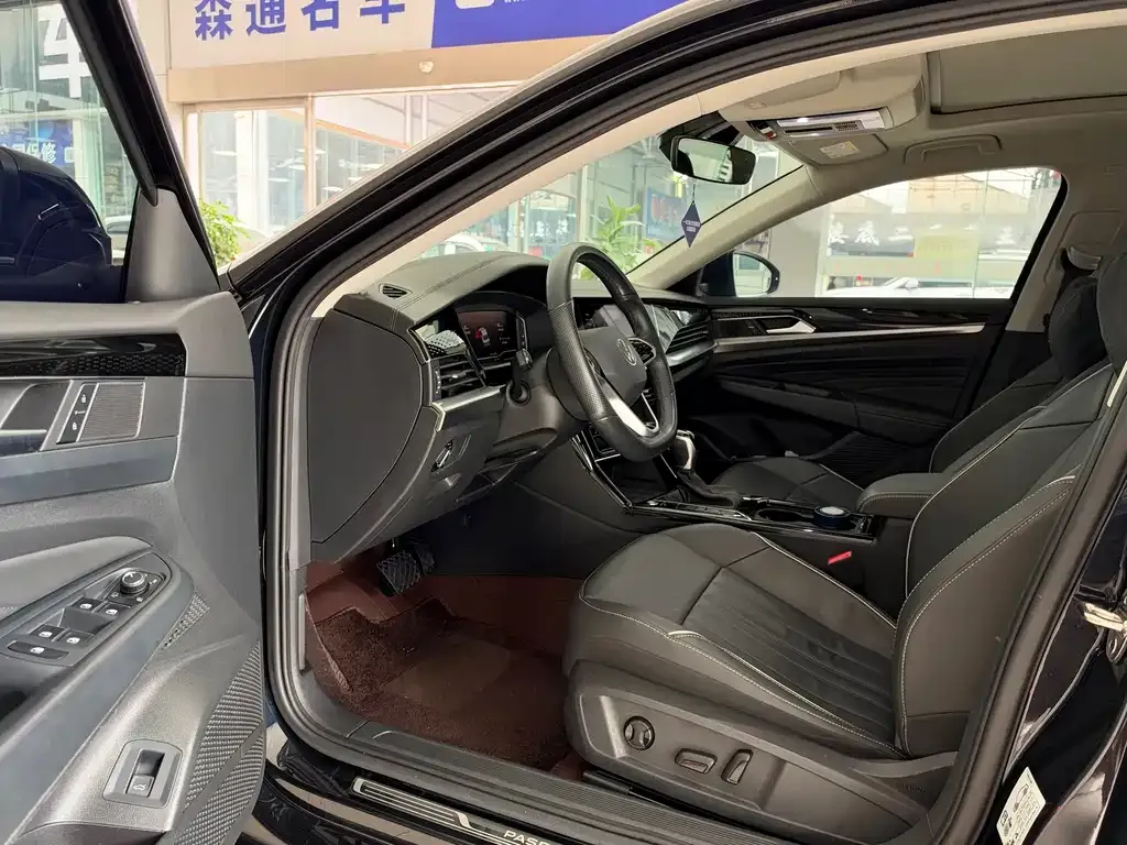 Volkswagen Passat — фото 6