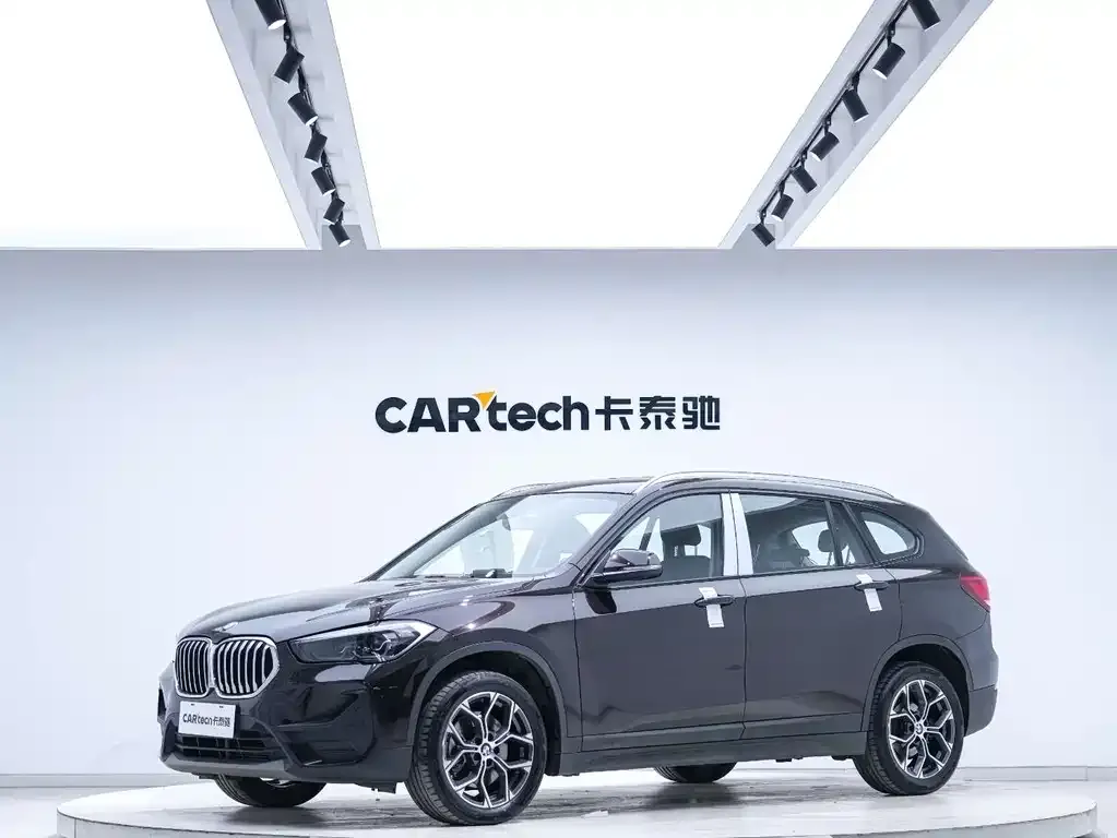 BMW X1 — фото 1