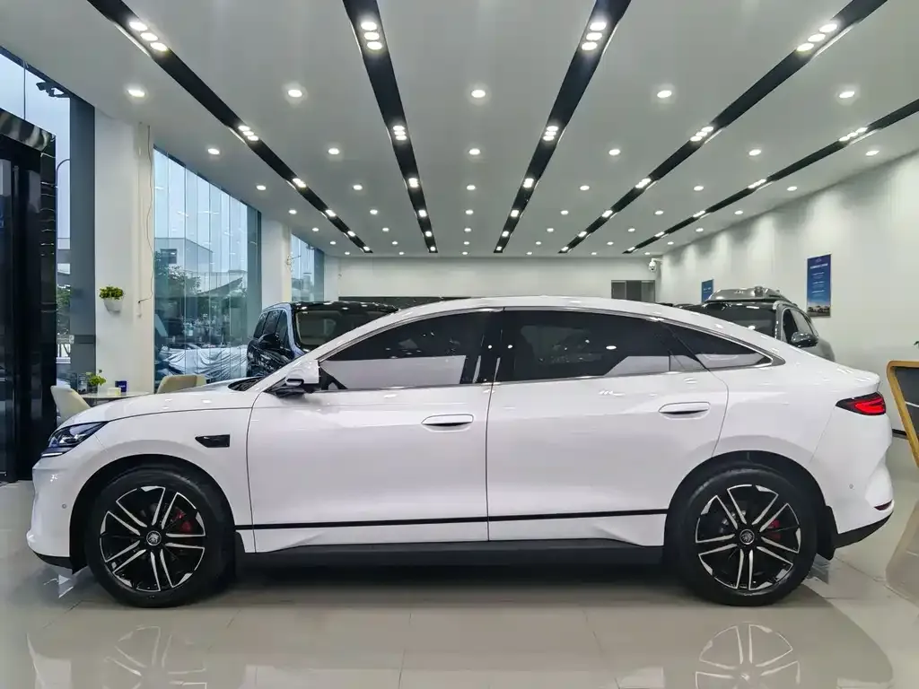 BYD Qin L — фото 4