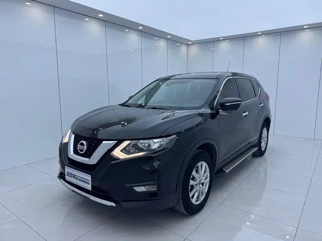 Nissan X-Trail — фото 1
