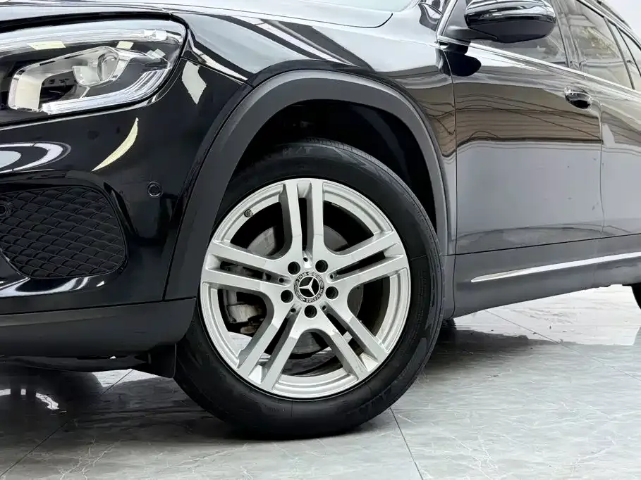 Mercedes-Benz GLB — фото 10