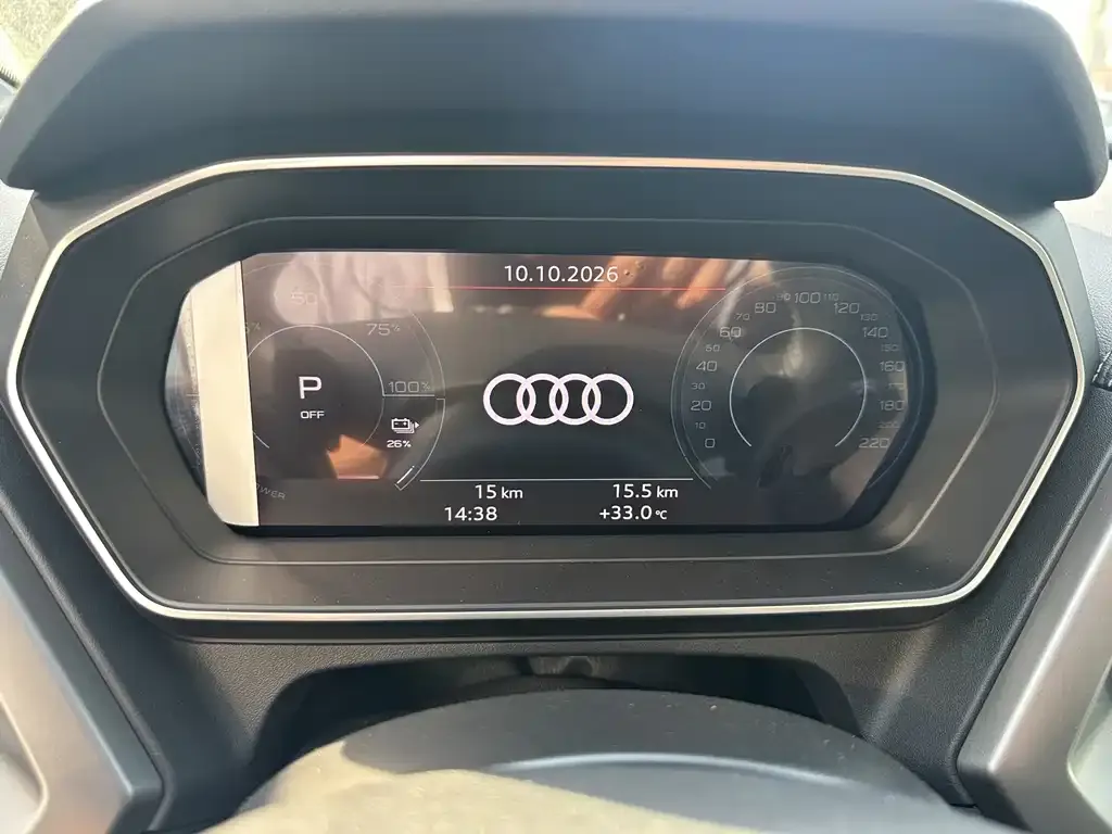 Audi Q4 e-tron — фото 3