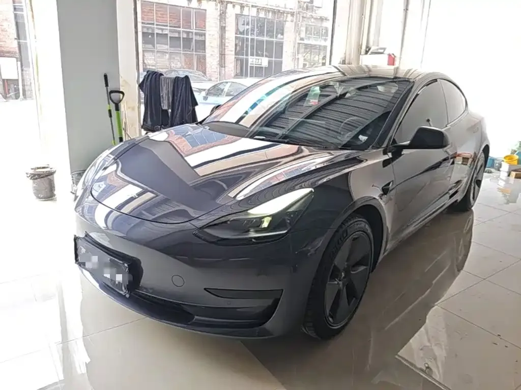 Tesla Model 3 — фото 8