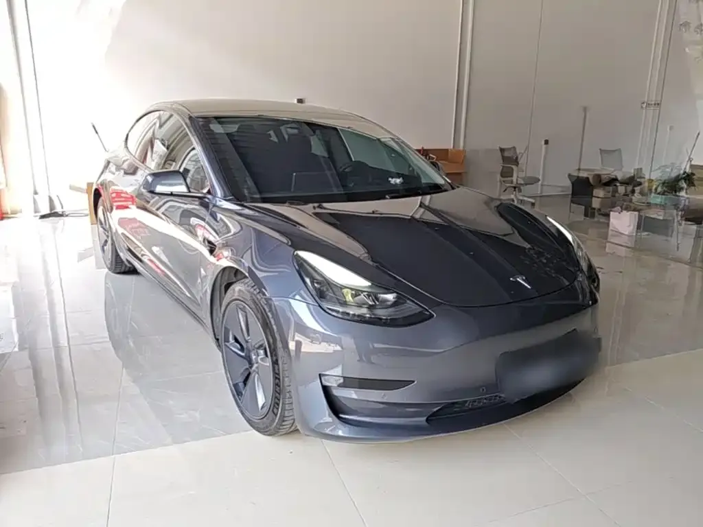Tesla Model 3 — фото 2