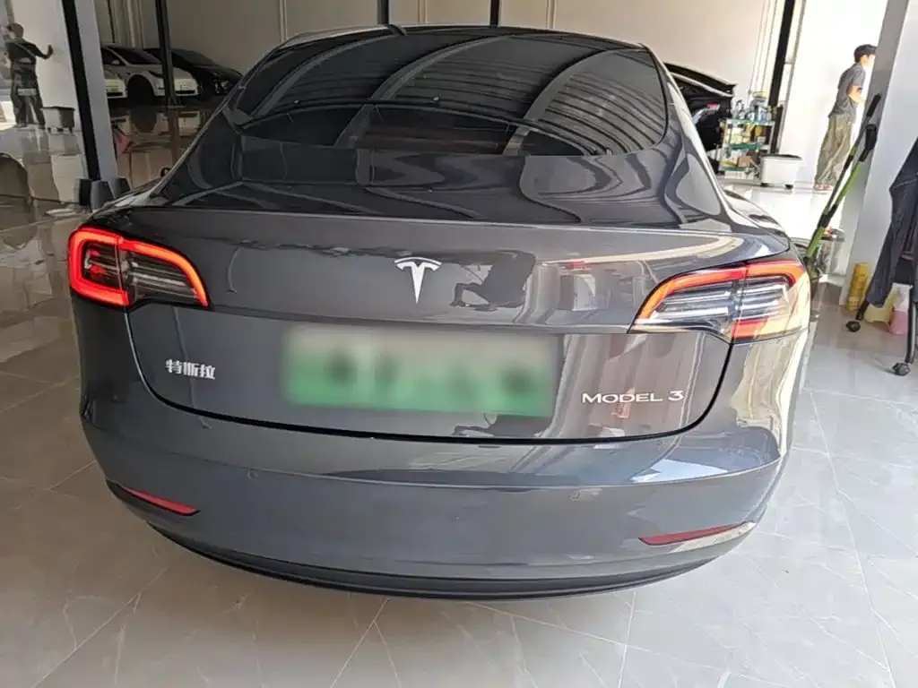 Tesla Model 3 — фото 6