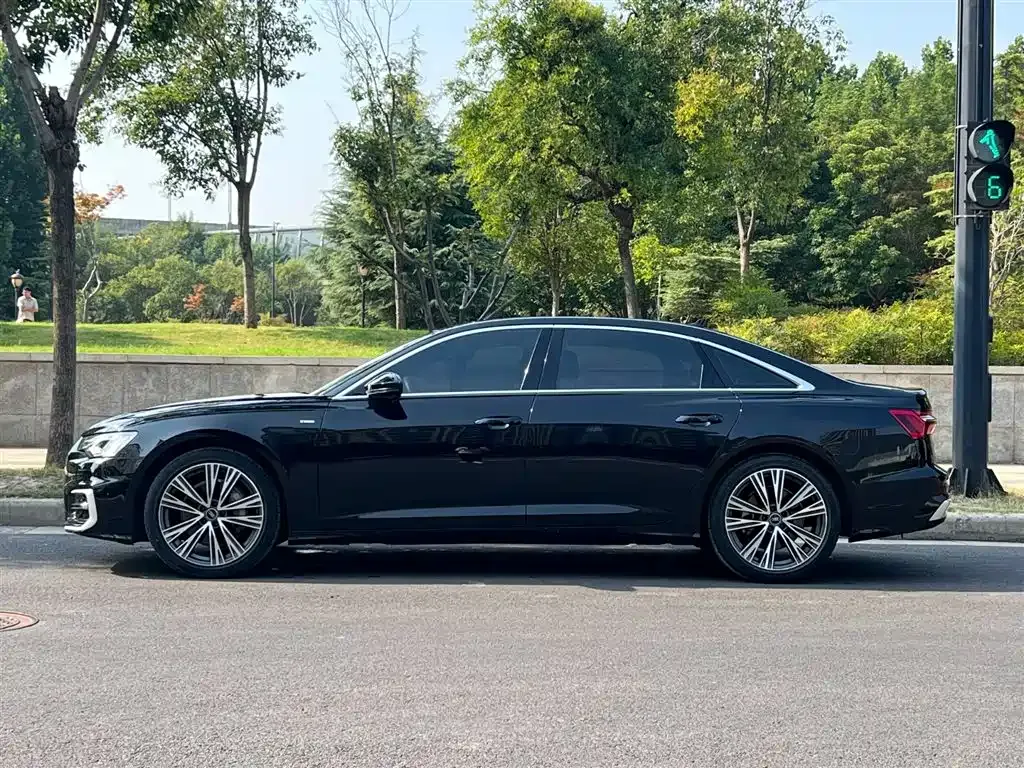 Audi A6L — фото 7