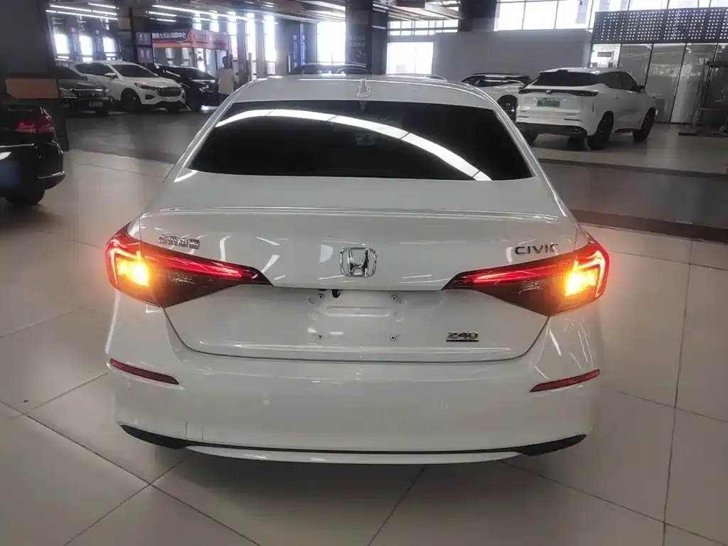 Honda Civic — фото 7