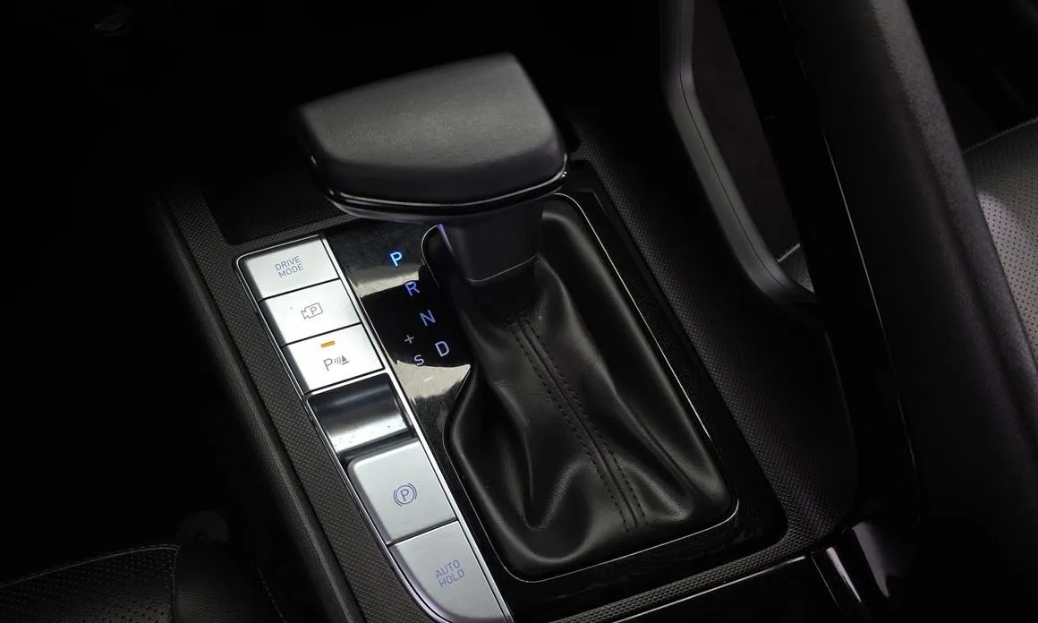 Hyundai AVANTE — фото 4