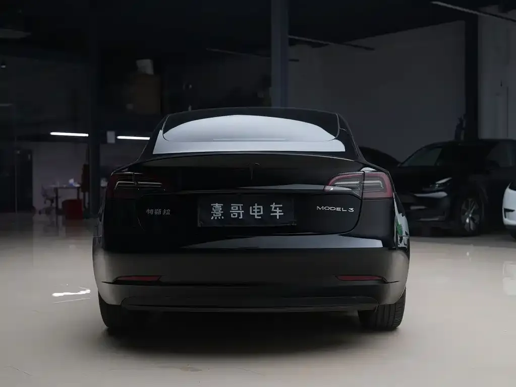 Tesla Model 3 — фото 3
