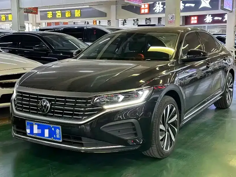 Volkswagen Passat — фото 1