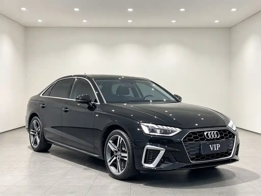 Audi A4L — фото 1