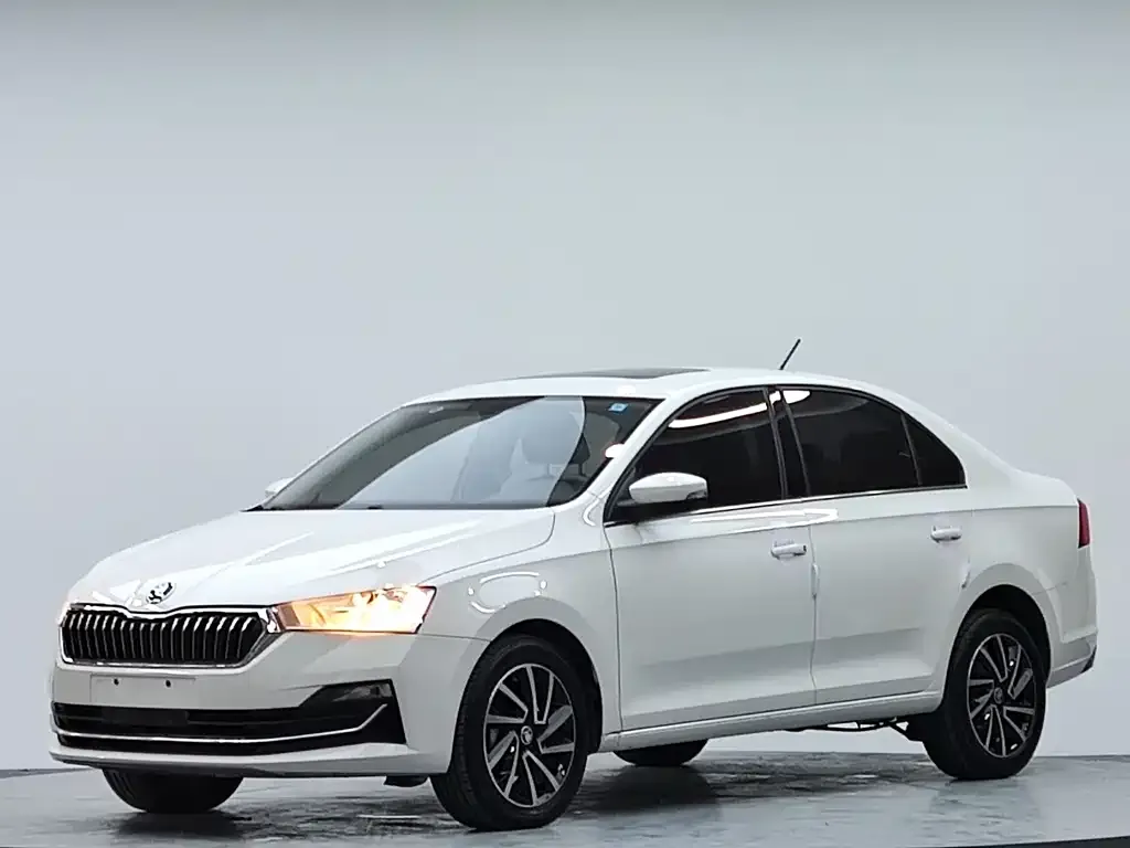 Skoda Rapid — фото 9