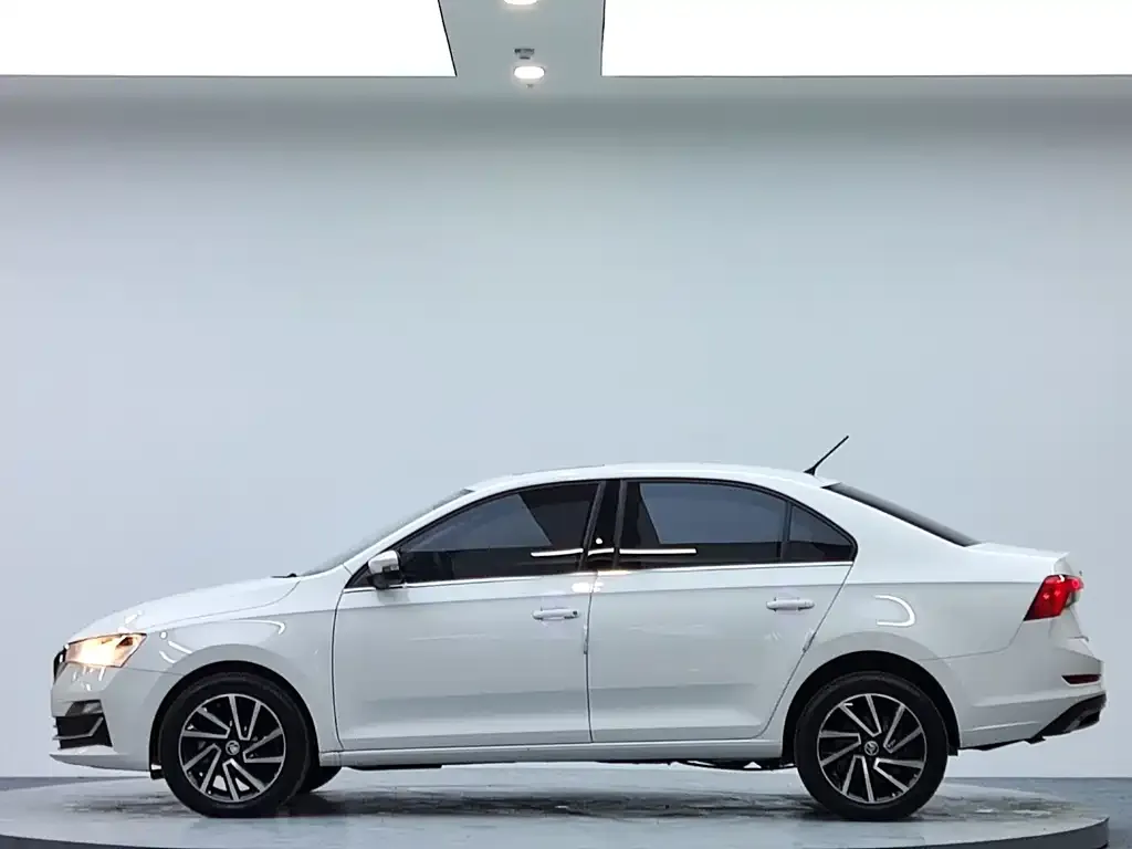Skoda Rapid — фото 4