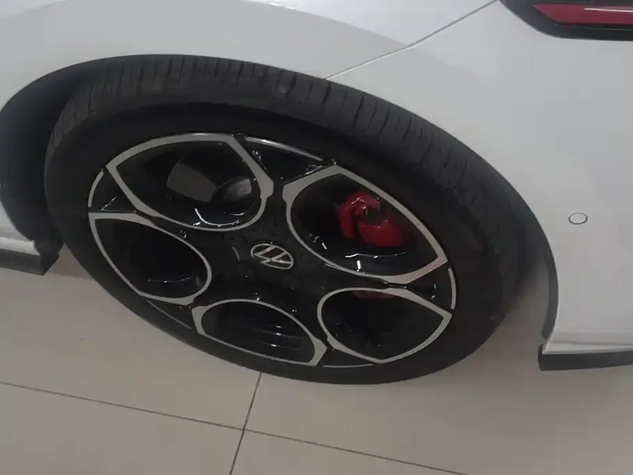 Volkswagen Golf GTI — фото 3