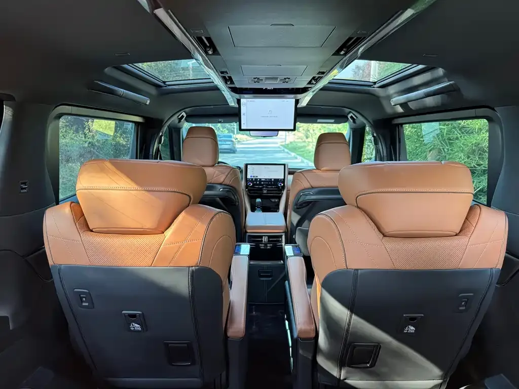 Toyota Vellfire — фото 7
