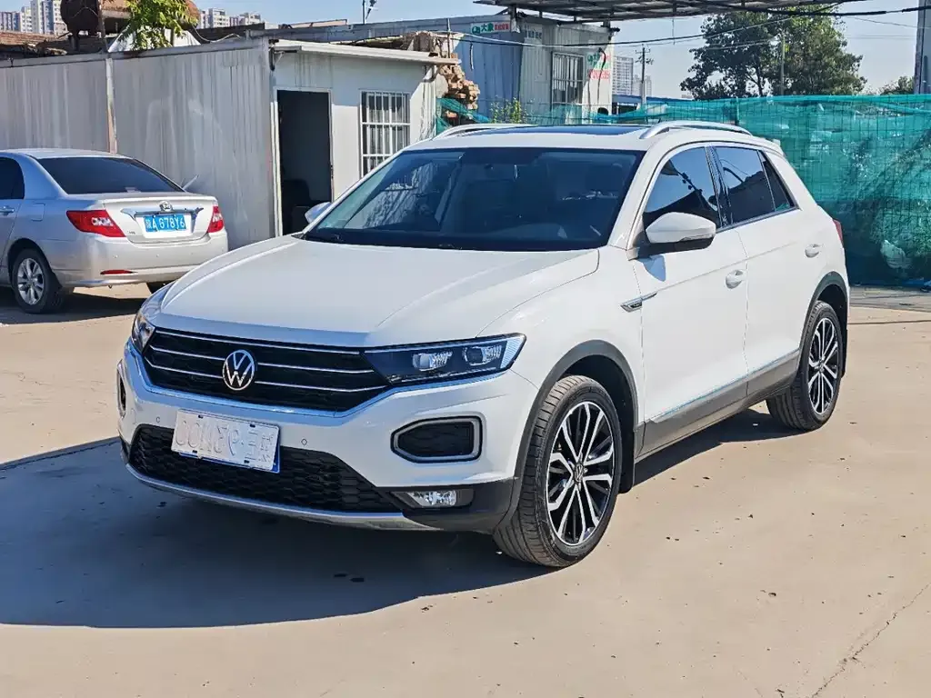 Volkswagen T-Roc — фото 1