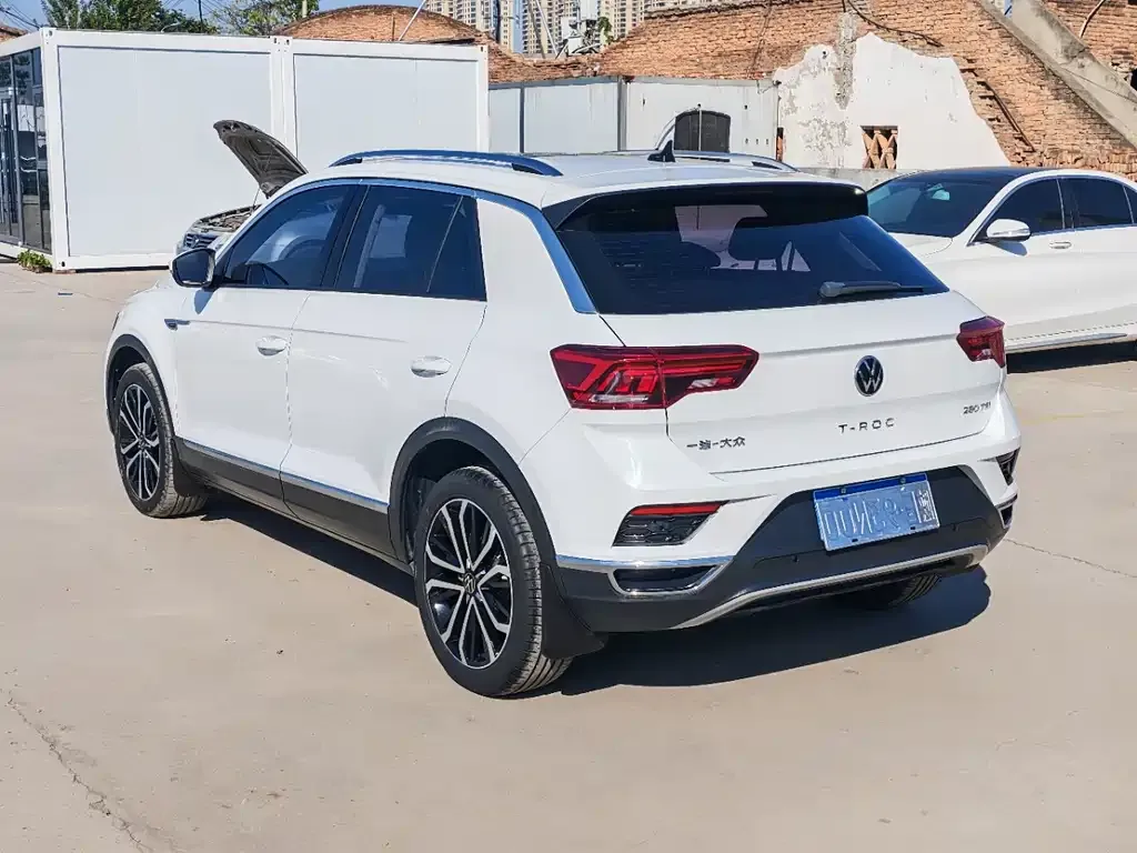 Volkswagen T-Roc — фото 4
