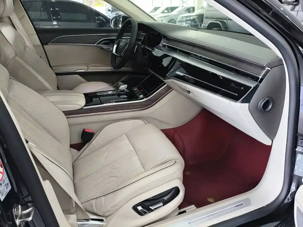 Audi A8 — фото 8