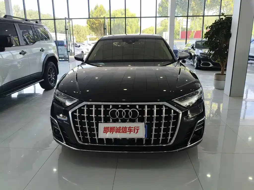 Audi A8 — фото 7