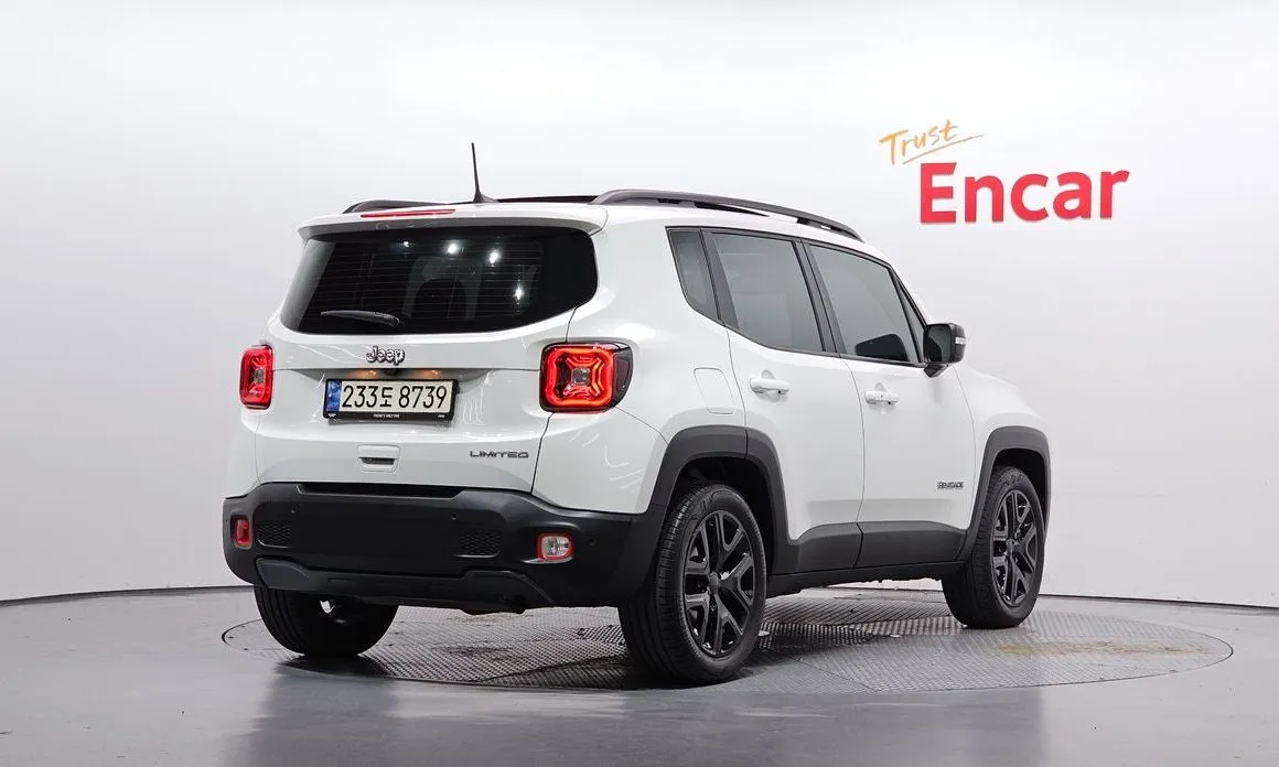Jeep Renegade — фото 2