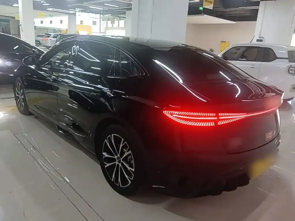 BYD Seal — фото 10