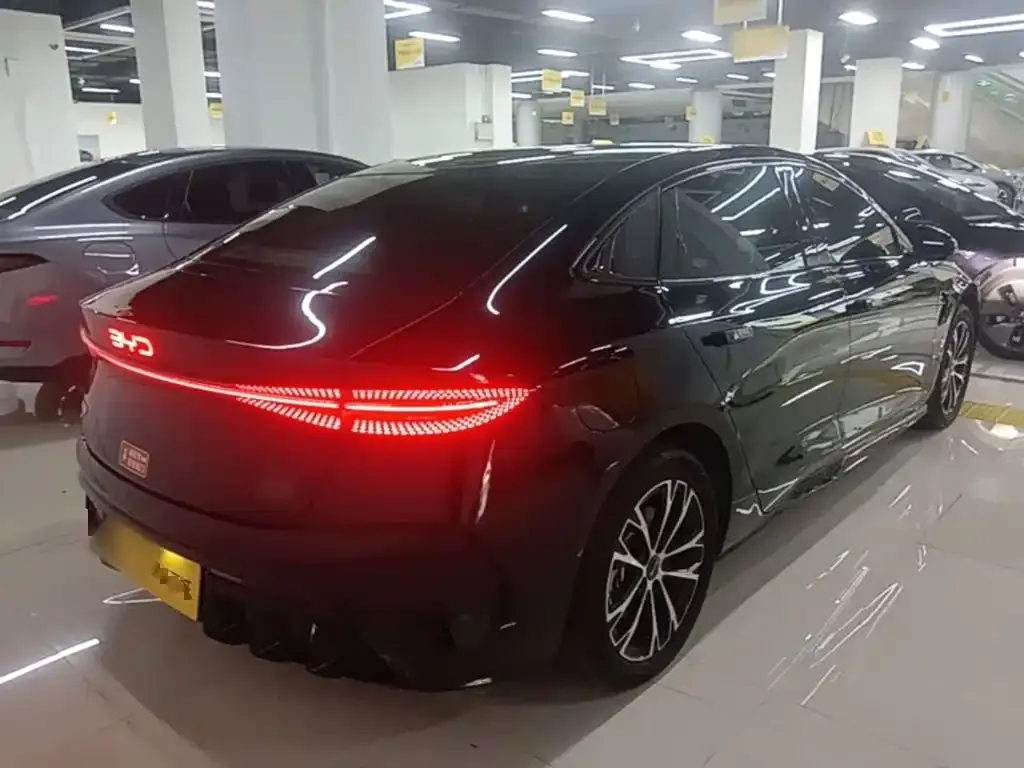 BYD Seal — фото 9