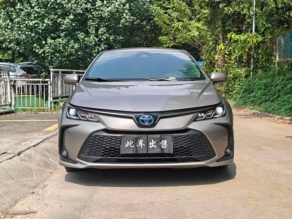 Toyota Corolla — фото 8