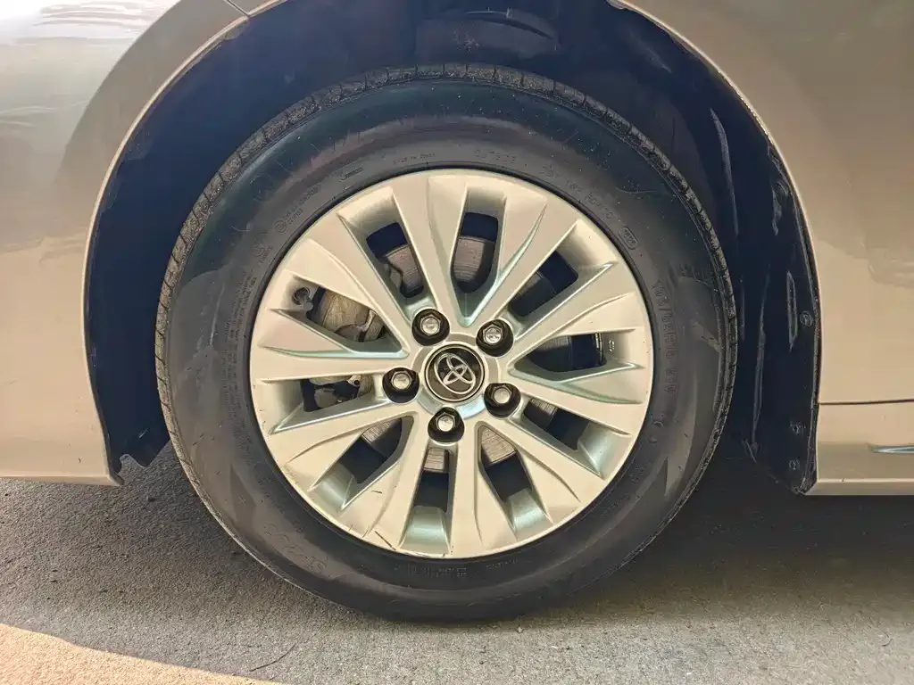 Toyota Corolla — фото 3