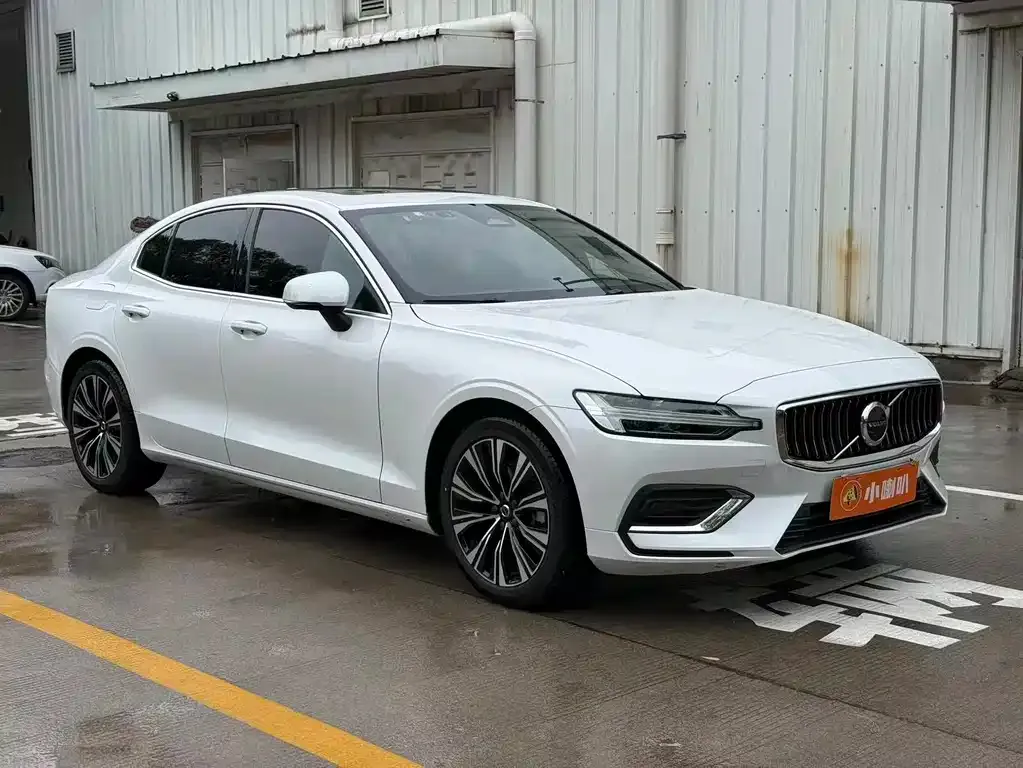 Volvo S60 — фото 6